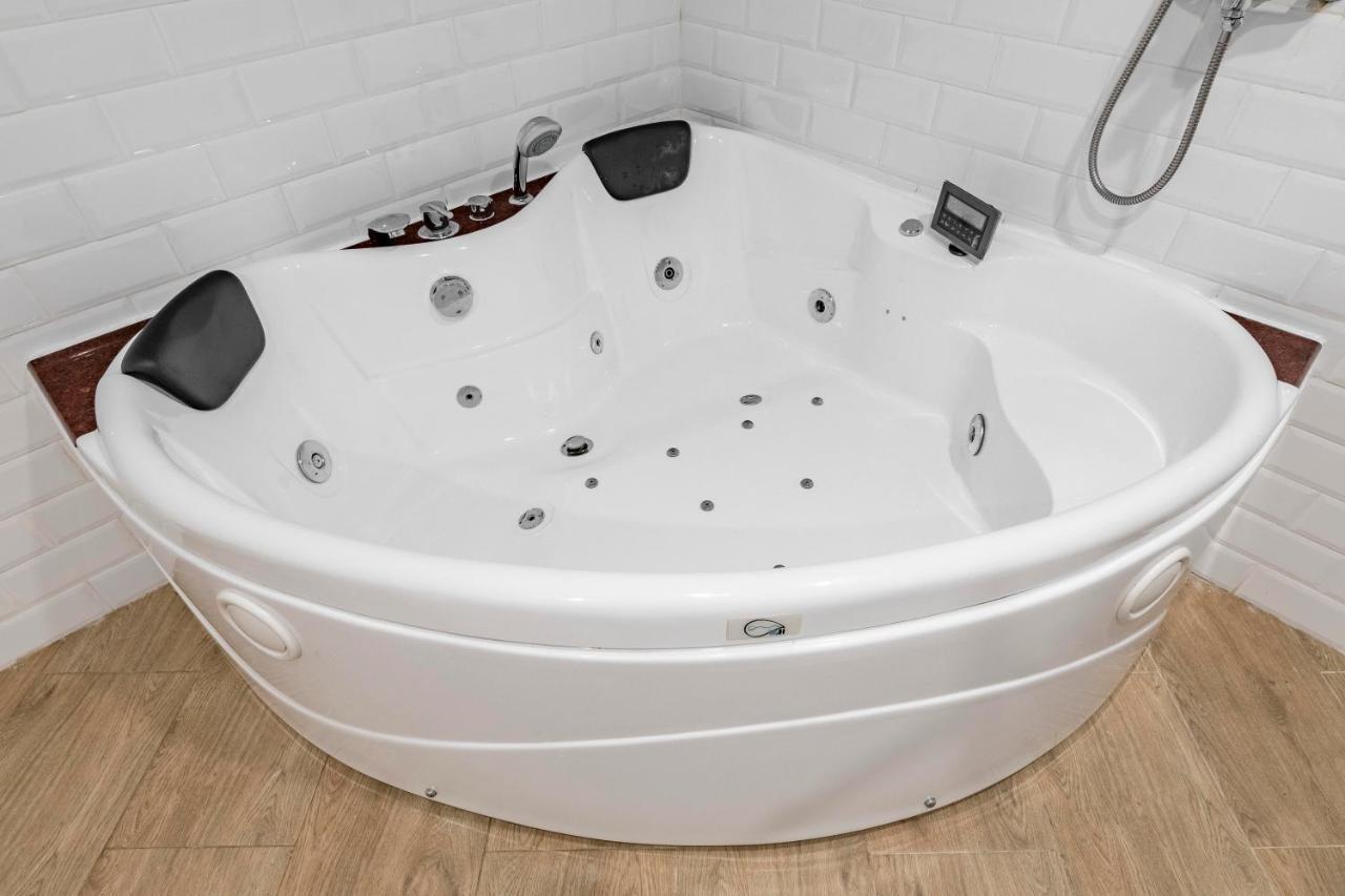 Ferienwohnung El Triangulo Del Arte - Jacuzzi Madrid Exterior foto